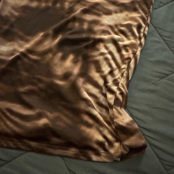 Elegant Brown Patterned High Slit Dress With Shawl - Picture 8 of 10